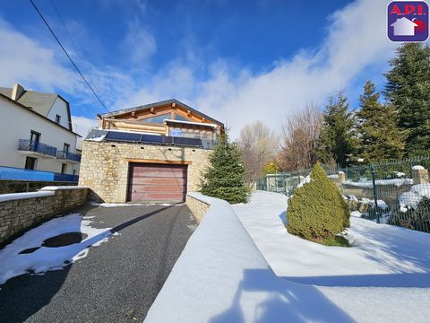 AUSSERGEWÖHNLICH Prächtiges Haus aus dem Jahr 2009 mit einer Wohnfläche von ca. 280 m² auf einem Grundstück von 369 m². Im Dorf Via gelegen, nur 4 km vom Stadtzentrum von Font-Romeu entfernt, können Sie den Shuttle nutzen, um zu den Skiliften des Ski...