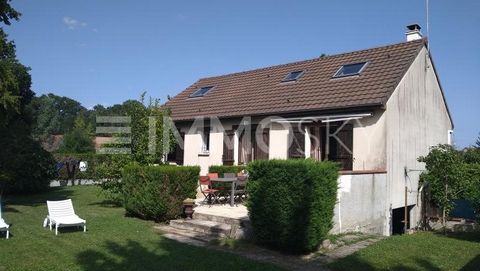 Cerca de BELLEGARDE, sector de QUIERS S / BEZONDE, pabellón en un sótano totalmente compartimentado en buenas condiciones (se espera un refrigerio) que incluye una hermosa sala de estar doble con chimenea insertable, una cocina equipada, una cocina t...