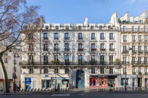 Ce charmant studio entièrement rénové est idéalement situé au cœur du quartier historique du Suquet à Cannes, offrant à la fois confort et commodité pour votre séjour. L'appartement dispose d'un espace de vie bien conçu, équipé d'équipements modernes...