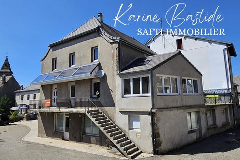 Grande maison familiale avec dépendances au cœur du Béage