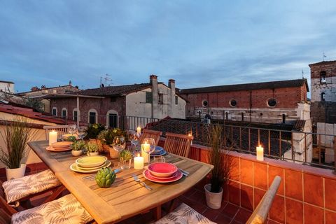 Discover a stylish and completely remodeled panoramic apartment that offers breathtaking views and a spacious rooftop terrace, perfectly located near Piazza San Michele, Via Fillungo, the train station, and convenient parking. This prime setting is a...