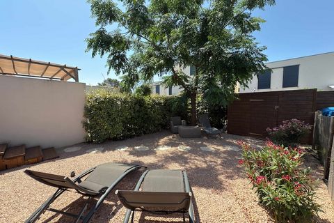 Enjoy a relaxing stay in this modern 75 m² villa, just an 8-minute walk from the sandy beach of Valras-Plage. Perfect for families or friends, the house features three comfortable bedrooms, a bright living room, a fully equipped kitchen, and air cond...