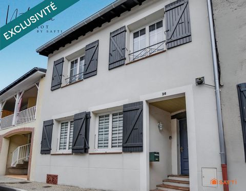 Fronton centre – une demeure familiale de caractère avec de très beaux volumes.