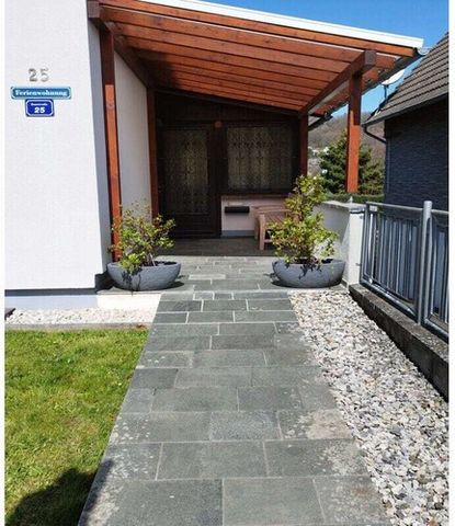 65 m2 Ferienwohnung für 2-3 Personen mit Blick in den Nationalpark und ca. 100 m vom Rursee entfernt. Ideal für Rad/ Motorradfahrer oder Wanderurlaub.