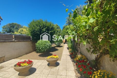 Maison de ville avec beau jardin
