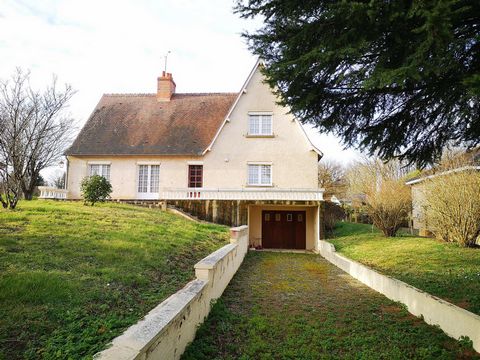 MAISON + GRAND HANGARD - PUITS - VERANDA - JARDIN