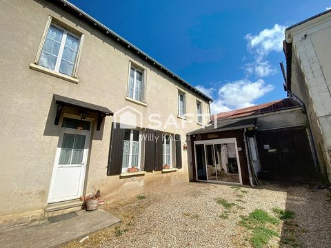 Maison centre bourg d'Azay, 100m² habitables, 4P avec garage et terrain!