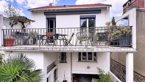 Maison non mitoyenne avec garage jardin et dépendance