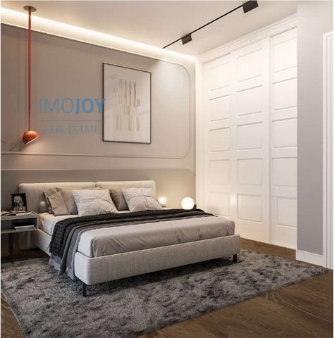 2-Zimmer-Wohnung mit Terrasse von 90,40m2, bestehend aus Wohnzimmer im offenen Raum, zwei Suiten und einem Badezimmer. Es hat auch eine Boxgarage mit 1 Platz Stellen Sie sich vor, Sie wohnen nur wenige Schritte vom goldenen Sand von Praia da Rocha en...