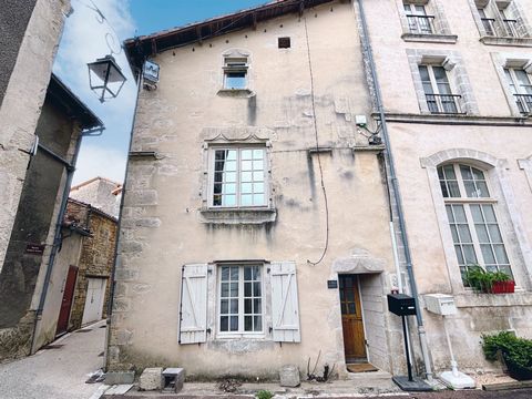 Belle Maison en Pierre Rénovée de 3 Chambres, située dans l'un des Plus Beaux Villages de France