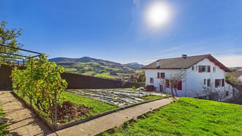 Hasparren - Maison 156M² avec Sous-sol Total