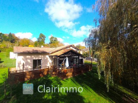 MAISON RENOVEE 118 M&#178; , CENTRE VILLE BAZAS , SUR UN TERRAIN PARTIELLEMENT ARBORE AU CALME, GRANDE PIECE DE VIE AVEC GRANDE VERANDA ET CUISINE4 CHAMBRES, DONT 1 SUITE PARENTALE
