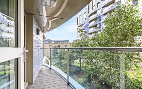 A 3rd floor studio suite set in a modern development, moments from the amenities of Highbury and Islington. A 3rd floor studio suite set in a modern development, moments from the amenities of Highbury and Islington. The property features a bright, in...