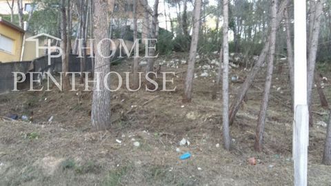 Plot located in the Mas Mestre de Olivella Urbanization. 2 kilometers from Sant Pere de Ribes and 4 kilometers from Sitges. It has 921m2 of land with little unevenness to build an independent house of 360m2 .. Zone with all services!!!! The price doe...