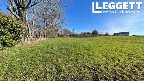 A19165LSL50 - One of five plots available, with services in place and a mains drainage connection and Fibre internet! A chance for you to build you own dream home in a lovely Normandy town! Information about risks to which this property is exposed is...