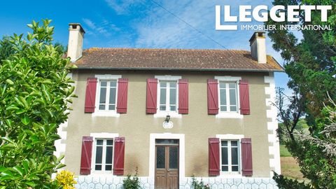 A20659JOD64 - If you are interested in a renovation project in the countryside of the Pyrenees Atlantique, this Béarnaise style farm house, presents an ideal investment opportunity. Located conveniently in a charming village close to Artix and Pau, y...