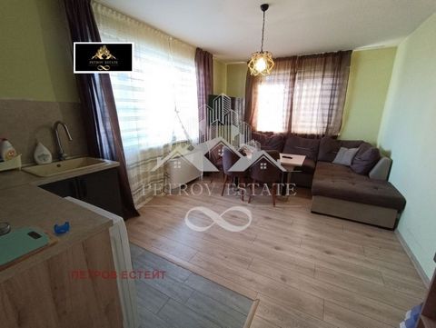 We offer a finished and fully furnished floor of a house in the wide center of Velingrad. It is located close to a forest, a spa hotel with an aqua park, a cafe, a pizzeria, a school, a park and shops. The apartment consists of an entrance hall, a li...