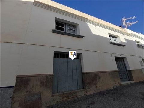 This 3 bedroom townhouse is situated in Molvizar a traditional Andalucian village with around 3,000 residents and whitewashed houses, in the province of Granada in Andalucia, Spain. Surrounded by mountains, yet Molvizar is only a short drive from the...