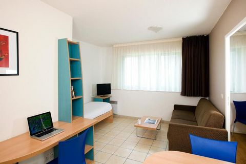 The residence offers furnished apartments just 2.6 km from Disneyland Resort Paris. The apartments have fully equipped kitchenettes and free WiFi access. Each apartment is equipped with an en suite bathroom, a seating area and a TV. The kitchenettes ...
