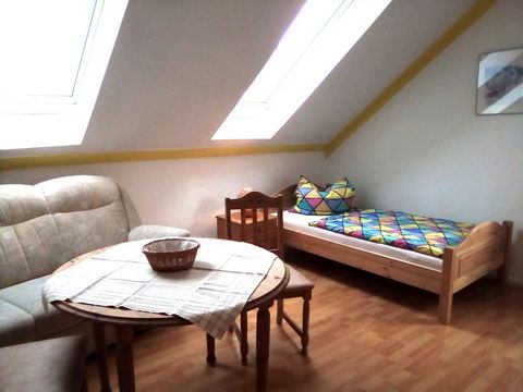 Beautiful, fully furnished room in a new shared apartment (4-room apartment) in Dortmund-Lütgendortmund, near Bochum and Castrop-Rauxel, for rent. Daylight bathroom with shower and tub. Comfortable equipment. Non smoking property. Good transport link...