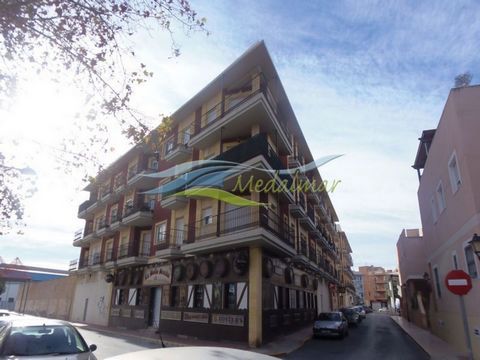 Appartement à vendre dans 3 chambres à Cuevas del Almanzora, Almería. Bel appartement avec un emplacement privilégié, étant dans le centre de la ville avec tous les services au niveau de la rue et ont une vue imprenable sur une aire de jeux et les mo...