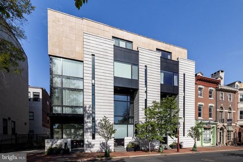 Located in the heart of Society Hill, welcome to The Estates on 3rd Street. 214 S 3rd Street showcases as the original model unit of these renowned estates that offers a distinct architectural design. Built in 2018, this property is truly the epitome...