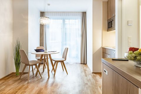 Das Apartment für Ihren verlängerten Aufenthalt mit Familie oder Freunden: In unseren Deluxe Apartments können Sie das ultimative „Like-Home-Feeling“ auf 40 ² genießen. Hier finden bis zu 4 Personen genug Platz, um sich ganz wie zuhause zu fühlen und...