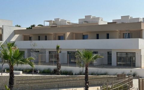 Herenhuizen te koop in Alicante, Costa Blanca Huizen met 4 en 5 slaapkamers, gelegen in de bevoorrechte woonwijk van Vistahermosa Norte. In de omgeving van de woonwijk vindt u allerlei diensten; scholen, gezondheidscentra, ziekenhuizen, sportcentra, ...