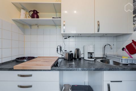 This pretty 2-room apartment is centrally located in Schönefeld. All amenities are within walking distance. The apartment is located on the first floor, back to the street and has a ground-level terrace with adjacent green space for shared use. From ...