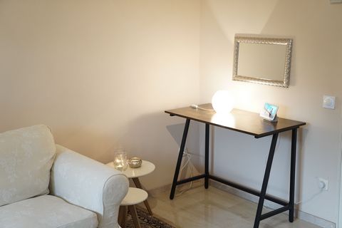 The apartment is located in a picturesque landscape protection area. Here you can go for a walk or jog in nature after work. The apartment has wall heating made of clay plaster with Capriccio decorative plaster. This always guarantees you a perfect l...