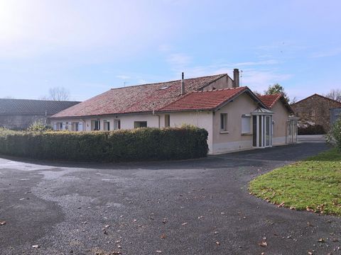 Located 8km from Sauzé-Vaussais and 14km from Melle, this former farm has quick access to the D948 road. On a plot of 7460m2 with coated courtyard, you have outbuildings (courtyard, winery, old goat shed) and a 600m2 shed. The house is made up of 2 c...