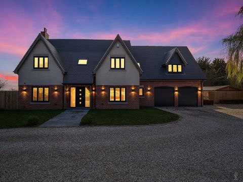 ‘A dream of a home for so many reasons.’ Welcome to The Paddocks A first impression The Paddocks is the type of property that immediately creates a favourable impression. The proportions of the building, the sweeping drive, the varying angles of the ...