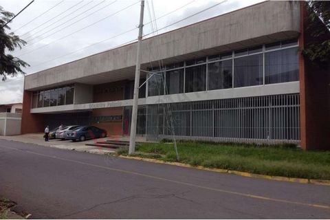 Excellently located, close to the main cities of Costa Rica: San José, Alajuela and Heredia. Ideal for offices or clinics due to its location in population centers such as Uruca, Pavas, Escazú, Tibás, Moravia, Guadalupe, as well as its proximity to t...