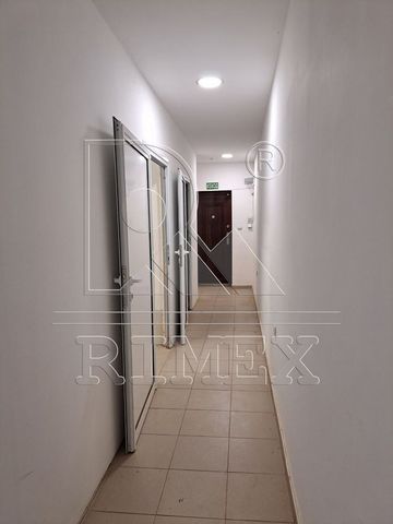Offer 80756 - City of Plovdiv, Central part, Detached unit 173 sq.m., incl. terrace 50 sq.m. on the ground floor in an office building. Layout - four rooms that can be combined or redistributed according to the needs of the new owner, two bathrooms w...