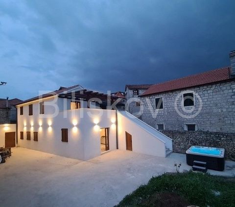 Jelsa, island of Hvar, modern newly built house in the center of Jelsa, area of approx. 110 m2.On the ground floor there is a kitchen, a living room with a dining room, a bedroom and a bathroom (65 m2 in total).The first floor has an area of 40m2 and...