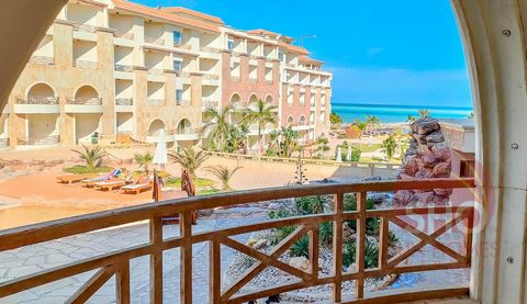 Presentando in vendita un nuovissimo, mai usato, appartamento con 1 camera da letto sul resort Royal Beach che beneficia di una splendida vista sul Mar Rosso a Hurghada. Questa proprietà ha una cucina attrezzata ed è pronta ad arredare al gusto dei p...