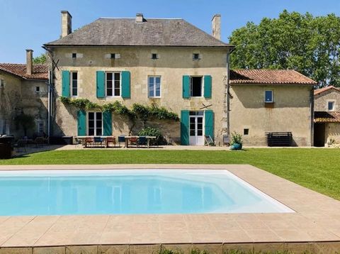 This beautiful country house consists of a main house with a separate guest cottage. The property has been fully renovated and is in immaculate condition. There are a total of 8 bedrooms and 5 bathrooms and it’s currently run as a very successful Bed...