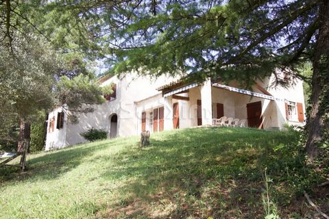 Ref. 67295AD: Aix-en-Provence (THOLONET), VILLA of 267m (possibility of extension), with 12X5 swimming pool, as well as a large outbuilding, in a green setting where it is good to live and receive in a warm atmosphere. Sunshine and exceptional privil...