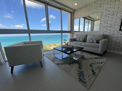 Ontdek de allure van dit prachtige condominium aan de oceaan, genesteld in de buurt van Palm Beach in de prestigieuze Azure Residences op de zevende verdieping. Geniet van een adembenemend uitzicht op de oceaan en het beroemde Eagle Beach. Deze uitge...