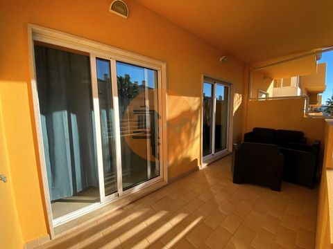 Excellent apartment with 2 bedrooms, one of them en suite, located in a quiet urbanization with swimming pool, just a few minutes from the beach of Cabanas de Tavira. Located on the 1st floor of a 2-storey building, this condominium with swimming poo...