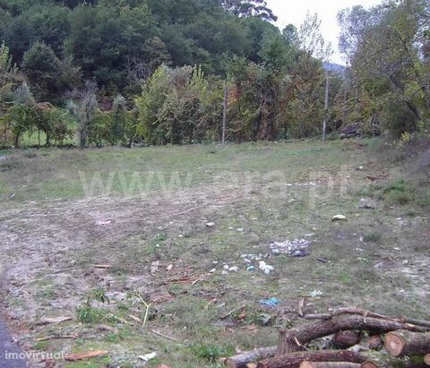 Agricultural land with 2,100 m2 in Travassós Excellent agricultural land with good sun exposure, water and good access. Parish of Travassós The parish of Travassós, in the municipality of Fafe, is about 9 km from the concelhia headquarters and 33 km ...