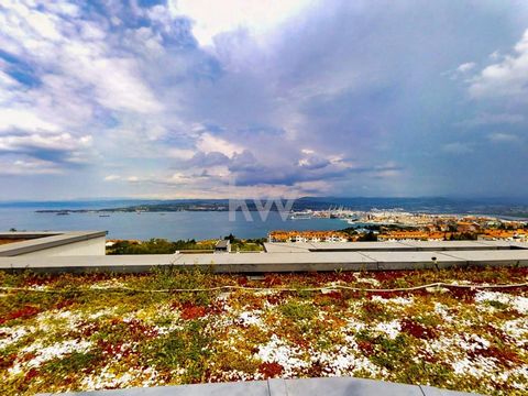 Apartment in the Nokturno neighborhood overlooking the sea and the Alps! WHERE: The apartment is located in the neighborhood of Nokturno. The location is truly special, as the distance from the center of Koper and the center of Izola is about 4 kilom...