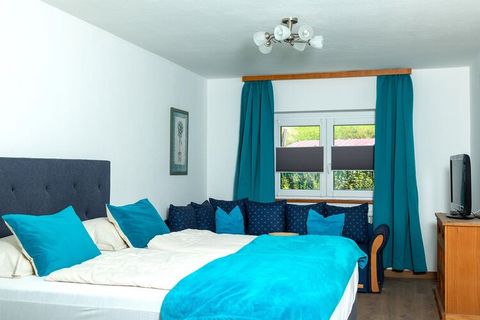 Este hermoso apartamento para un máximo de 4 personas se encuentra en una casa de vacaciones en Mallnitz, Carintia, en medio del parque nacional Hohe Tauern y ofrece una vista fantástica del paisaje montañoso circundante. El apartamento está en el 4º...