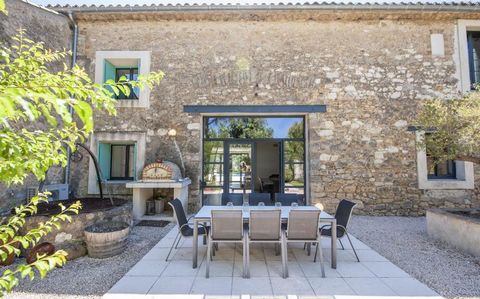 Village Circulade with all shops, cafe and school, 15 minutes from Beziers, 25 minutes from the beach et 20 minutes from Beziers and Pezenas. Exceptional renovation for this former wine domain, all designed by an architect, with 330 m2 of living spac...