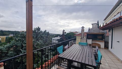Property code: 15-1266 - Kifissia Ano Kifissia FOR SALE maisonette 1st and 2nd (attic) with a total area of 167 sq.m. on a plot of 250 sq.m. (where this property owns 80% of the millimeters on the plot). The 1st floor (96sqm), built in 1974, was full...