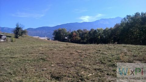 TOURNON Last opportunities!! Detached houses of 129m2 with garden of 720m2, in a green setting. Entrance, living room, living room, kitchen open to garden, 3 or 4 bedrooms (it's up to you!), shower or bath bathroom (again your choice!), toilet, garag...