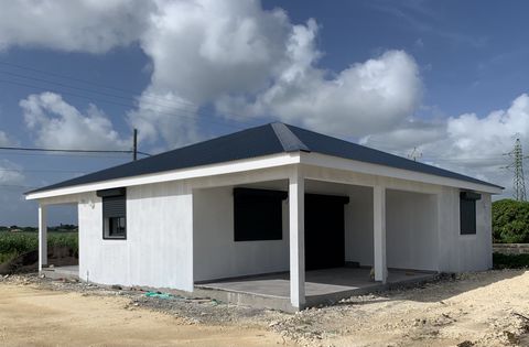 New T4 villa with an area of approx. 100 m2 being finished on a plot of 500 m2 located in the quiet countryside of SAINT-FRANCOIS. It consists of a kitchen area open to the living room, a pantry, three bedrooms including a master suite with its dress...