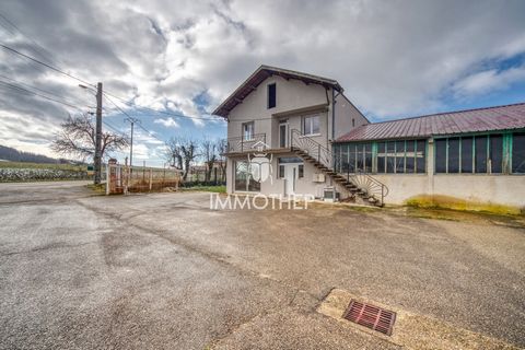 Come and discover this workshop in Viriville, with a very comfortable surface of 1,000 m2 with its adjoining house with 2 dwellings of 101.24 m2 and 94.71 m2 on a plot of 9,400 m2. The workshop offers an incredible workspace for your professional act...