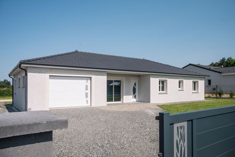 Come and discover this beautiful house of 160 m2 built in 2021 to RT 2020 standards. The volumes have been designed to ensure you a real comfort of life. You will be able to appreciate quality services and a careful realization. In the day part, you ...