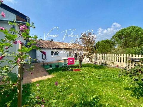 Vanessa et Frédéric vous présentent cette maison familiale située au coeur du village de Lagorce 33230 mitoyenne par le garage, proche des commodités de la commune de Coutras située à 5 minutes en voiture. Cette jolie maison familiale vous offrira un...